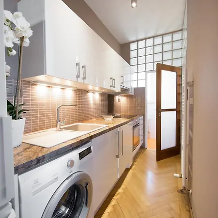 Apartment Place For *